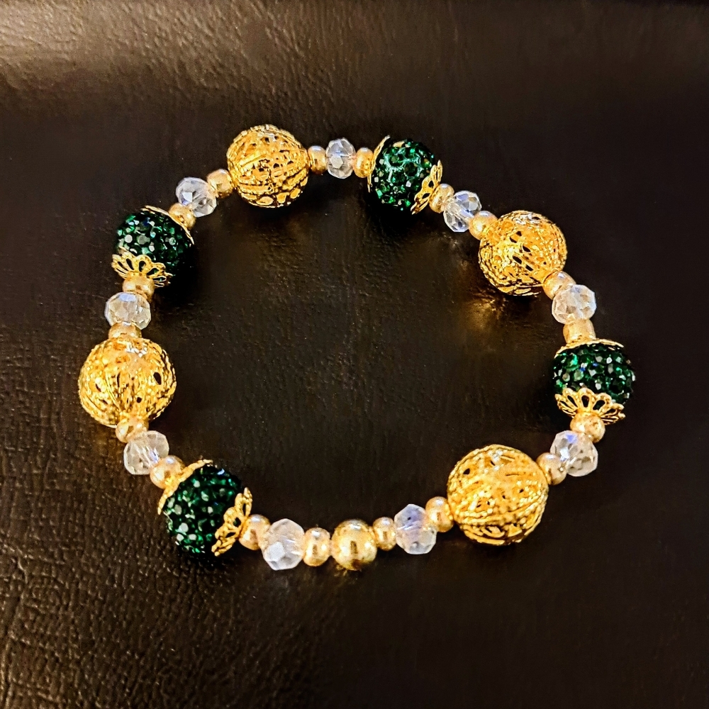 Hand Crafted Green & Gold tone bracelet